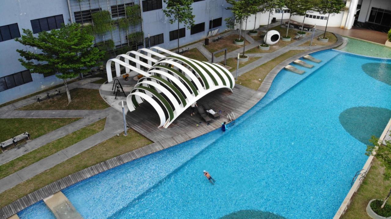 No.5 The Mint @ Puchong Center Near Ioi Mall Экстерьер фото
